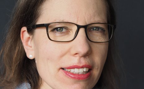 Ansprechpartnerin BIK DAZ Claudia Ebel 